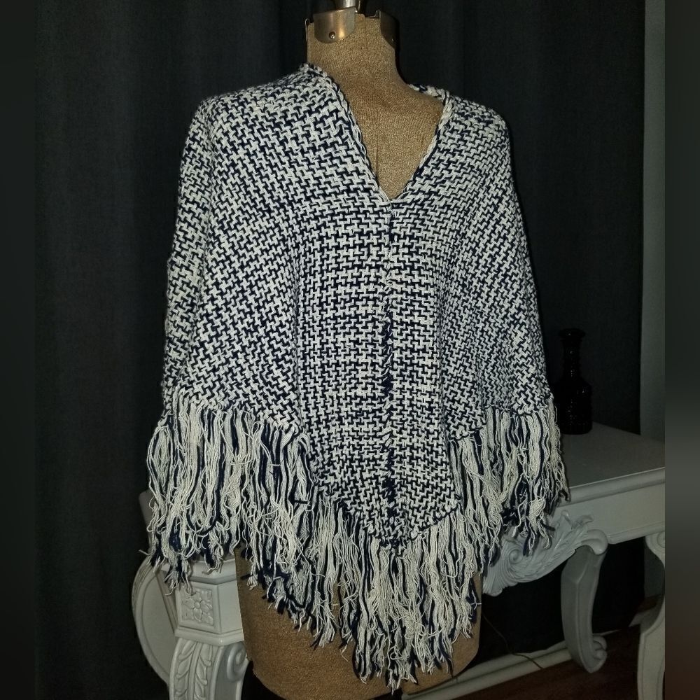 Womens Fringe Knit Poncho Boho /Shawl
